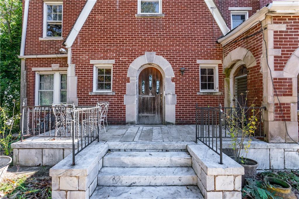 1225 Clifton Road