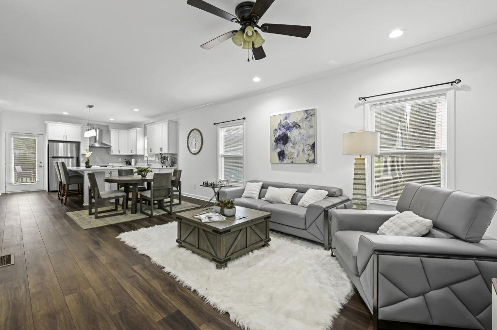 1986 Memorial Drive SE