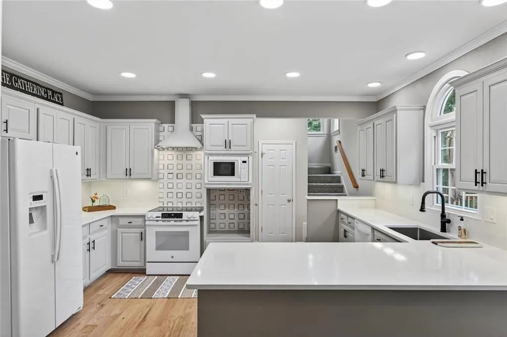 Marietta, Georgia 30062, United States, 4 Bedrooms Bedrooms, ,3 BathroomsBathrooms,Residential,Active,173610