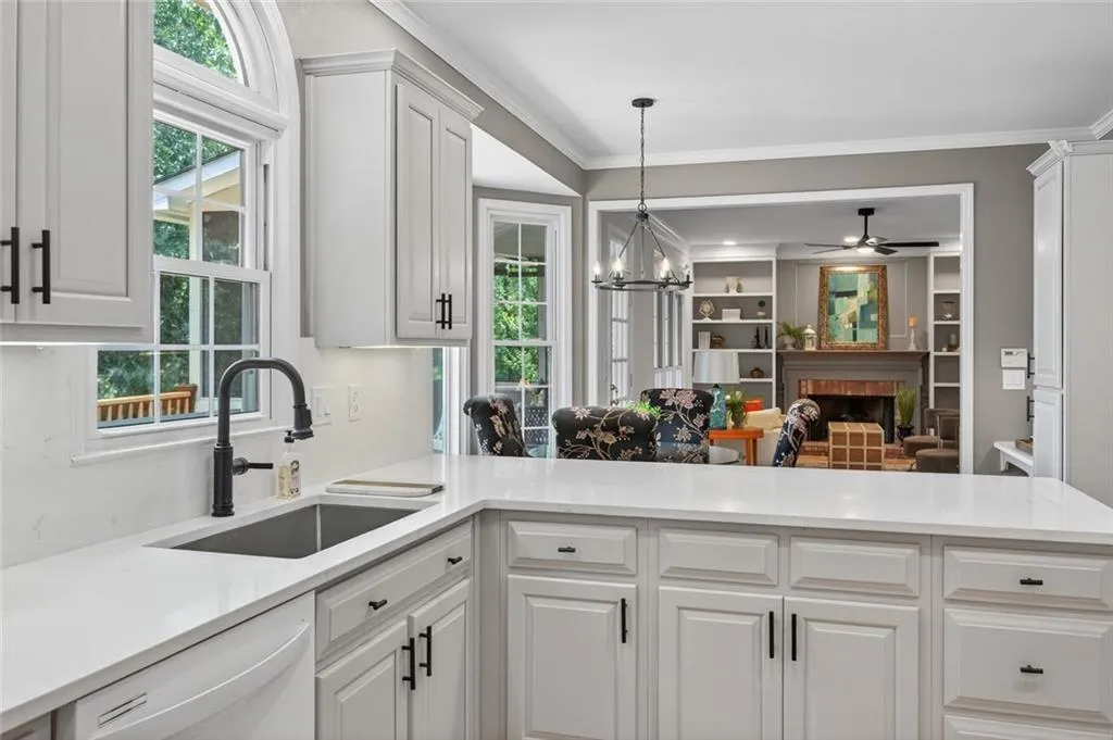 Marietta, Georgia 30062, United States, 4 Bedrooms Bedrooms, ,3 BathroomsBathrooms,Residential,Active,173610