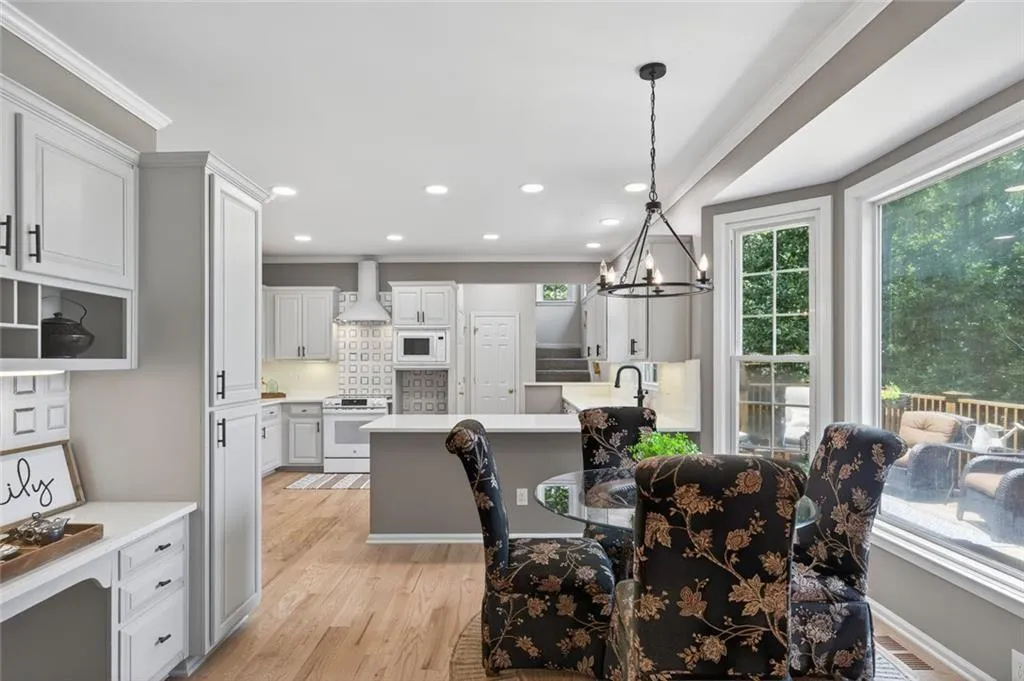 Marietta, Georgia 30062, United States, 4 Bedrooms Bedrooms, ,3 BathroomsBathrooms,Residential,Active,173610