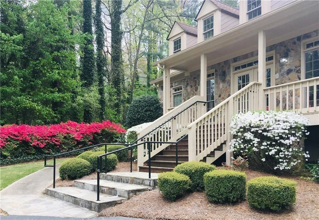 Marietta, Georgia 30062, United States, 4 Bedrooms Bedrooms, ,3 BathroomsBathrooms,Residential,Active,173610