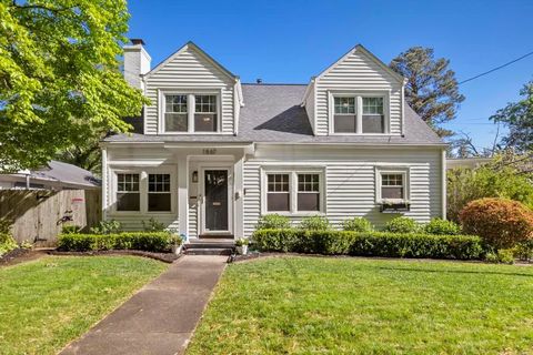 Homes For Sale - 1867 Walker Avenue<br/> Atlanta, GA 30337