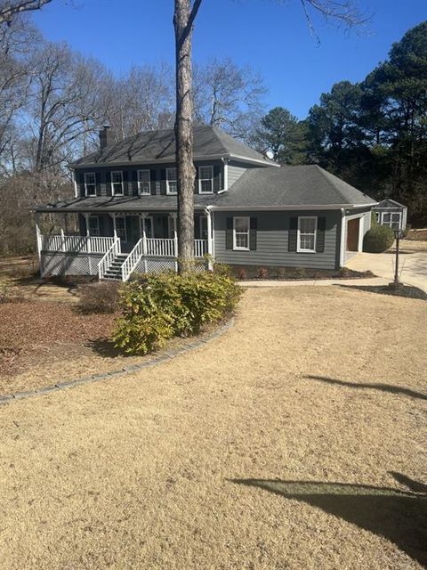 2070 ROCKDALE Circle Snellville GA 30078