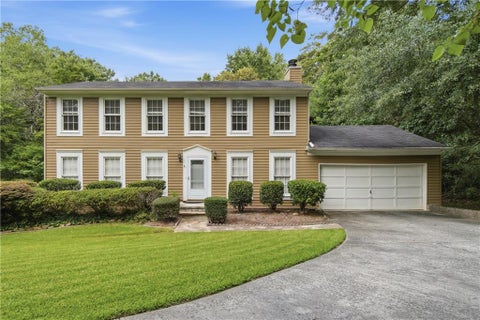Homes For Sale - 471 Surrey Place<br/> Marietta, GA 30068