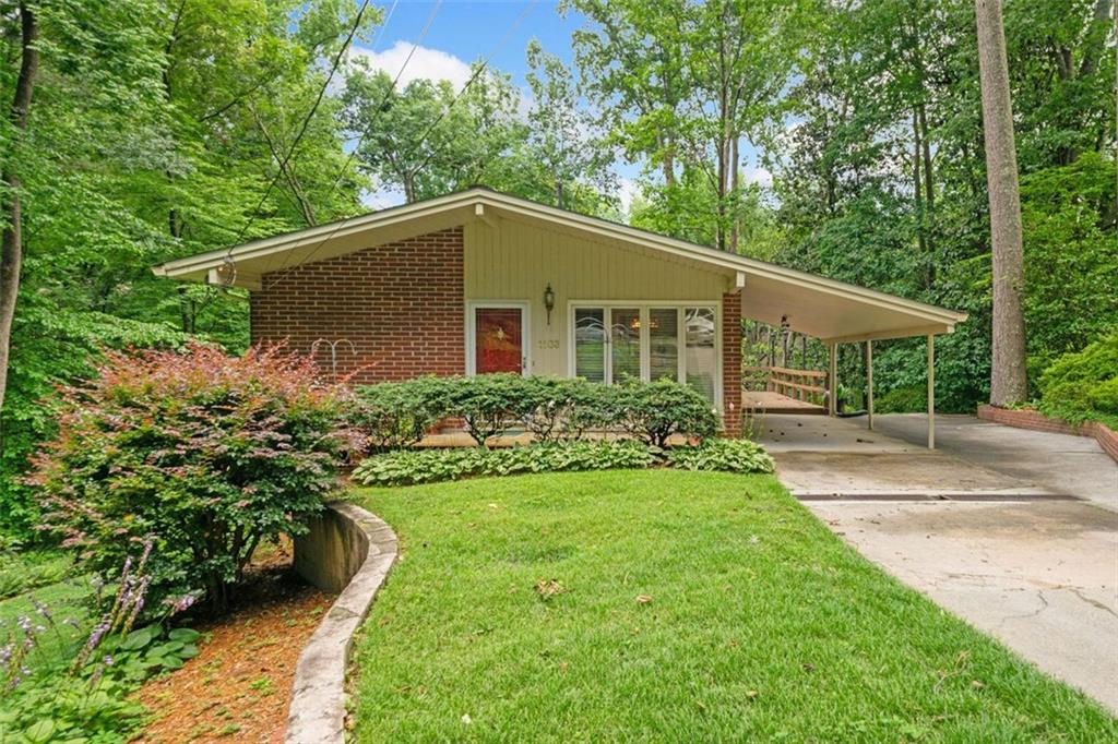 1103 Lee Circle NE