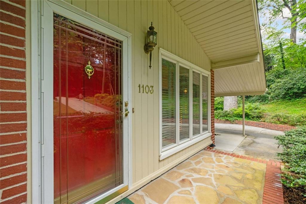 1103 Lee Circle NE