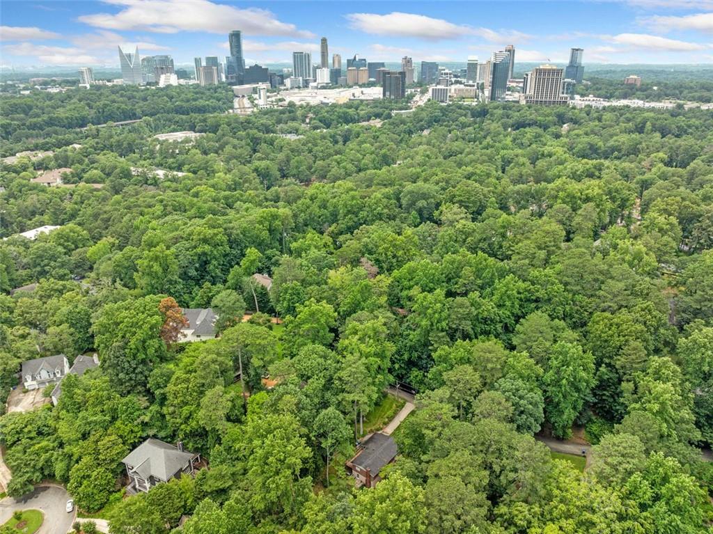 1103 Lee Circle NE