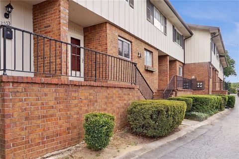 2551 Bradford Square NE Atlanta GA 30345