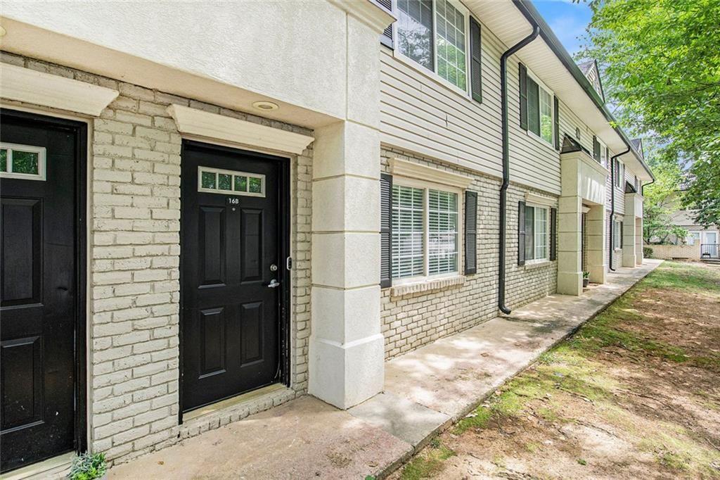 6940 Roswell Road 16B