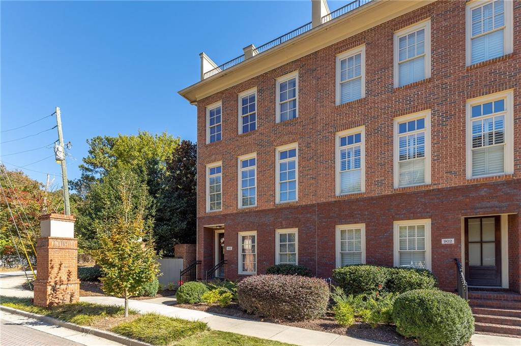 900 River Vista Drive