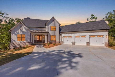 Homes For Sale - 110 Fall Pippin Court<br/> Habersham County, Clarkesville, GA 30523