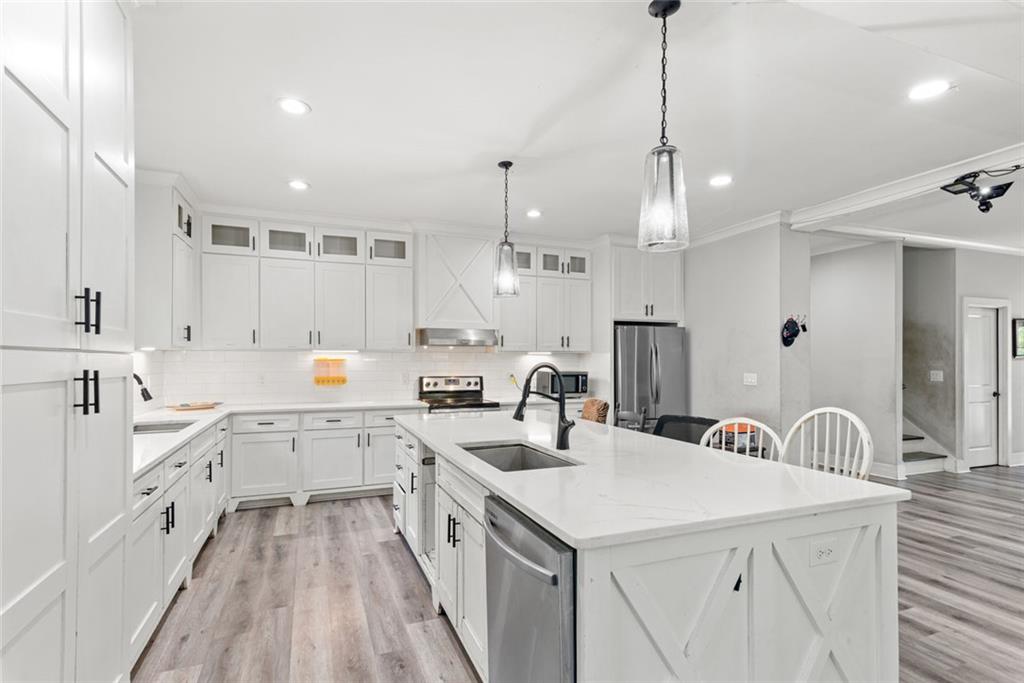S&B REALTY INC - Residential