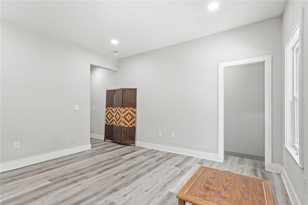 S&B REALTY INC - Residential