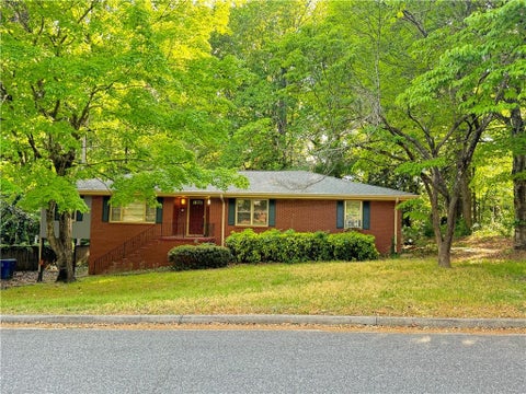Homes For Rent - 222 Pineview Drive<br/> Lawrenceville, GA 30046