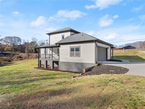 A home in Murrayville