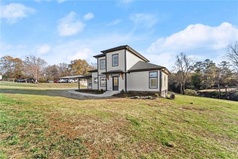 A home in Murrayville