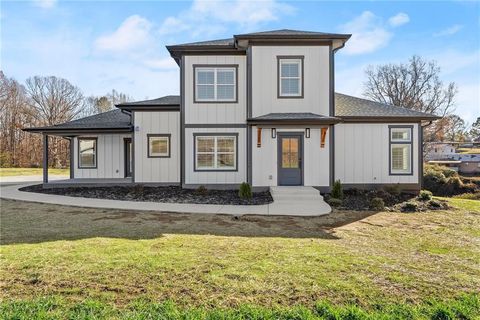 A home in Murrayville