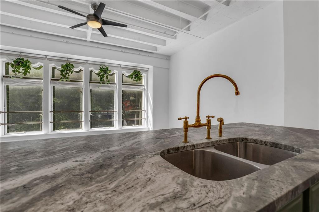 32 Peachtree Street NW 204