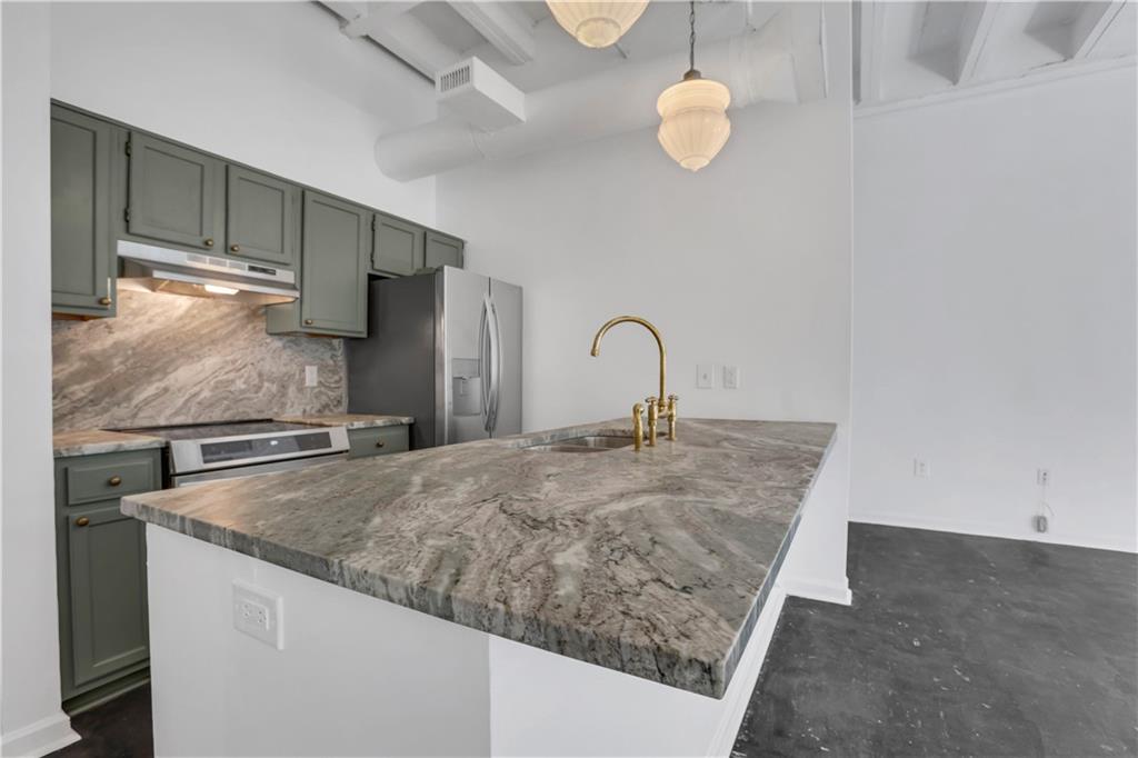 32 Peachtree Street NW 204