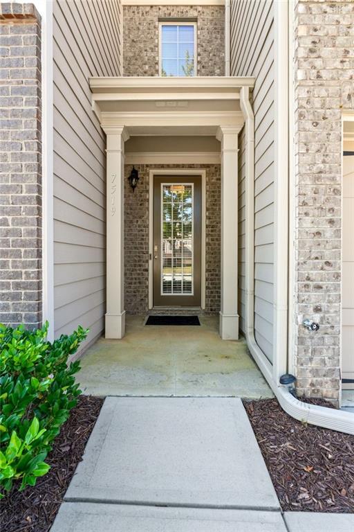 7519 Stone Creek Path, Lithonia, Georgia image 3