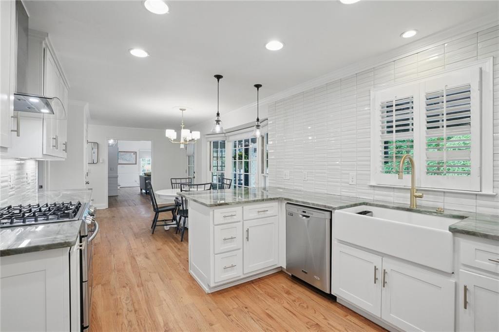 7000 Hunters Knoll, Atlanta, Georgia image 11