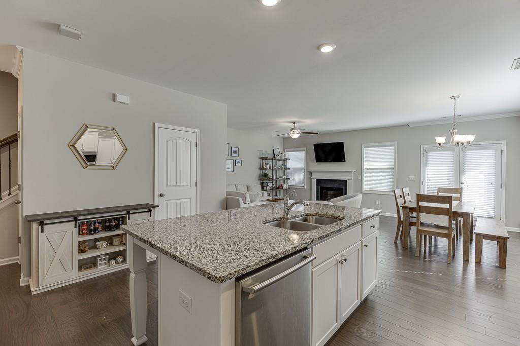 1327 Lanier Vista Drive, Buford, Georgia image 8
