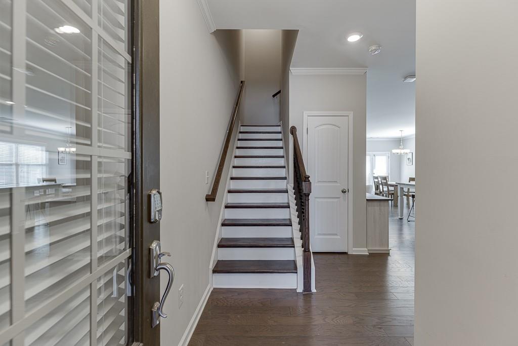 1327 Lanier Vista Drive, Buford, Georgia image 2