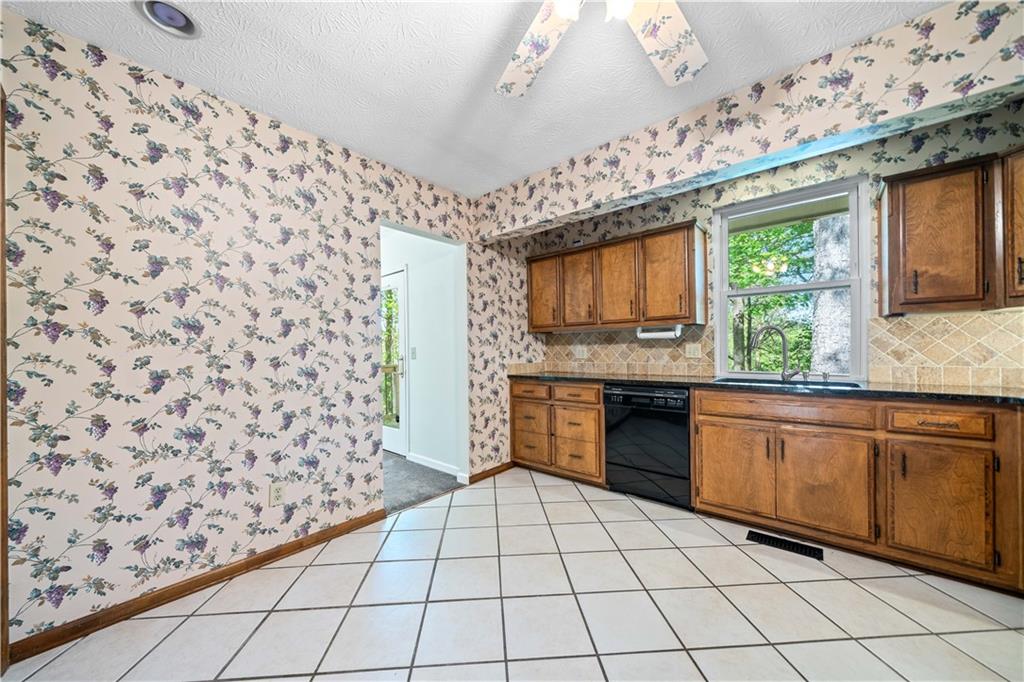 1842 Jarrett Drive, Lawrenceville, Georgia image 30