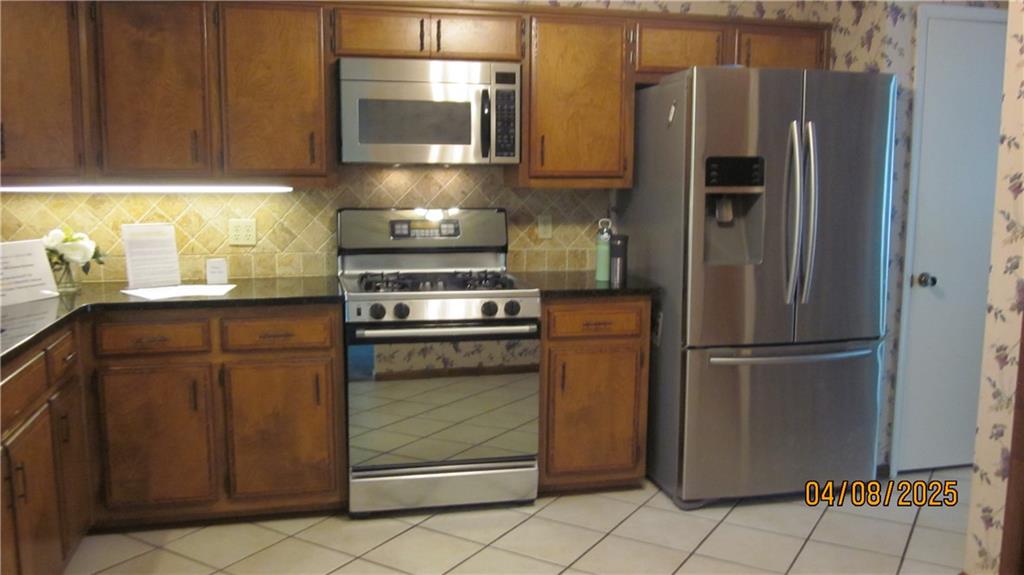 1842 Jarrett Drive, Lawrenceville, Georgia image 3