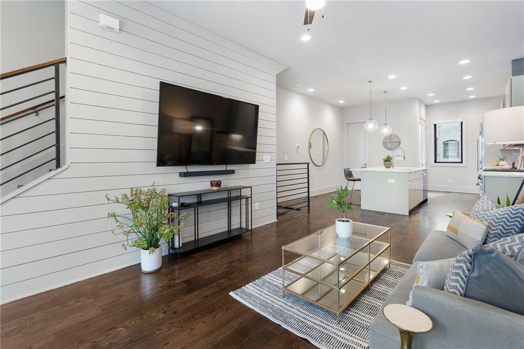 105 City View Court NE