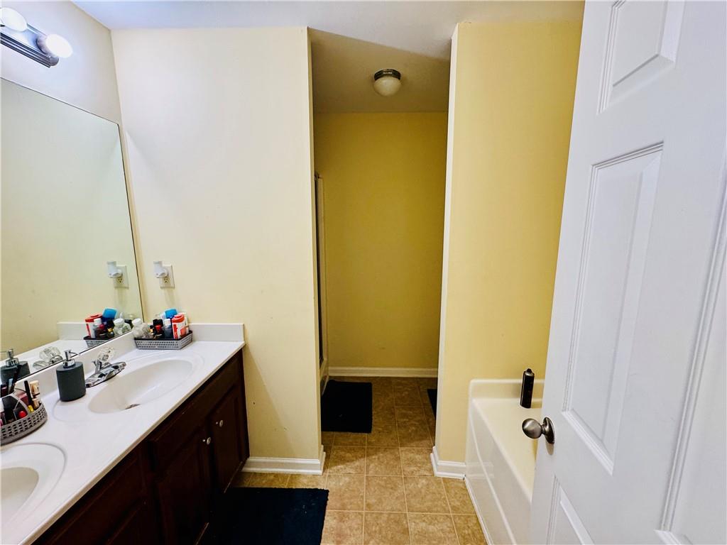 6156 Thorncrest Drive, Tucker, Georgia image 12
