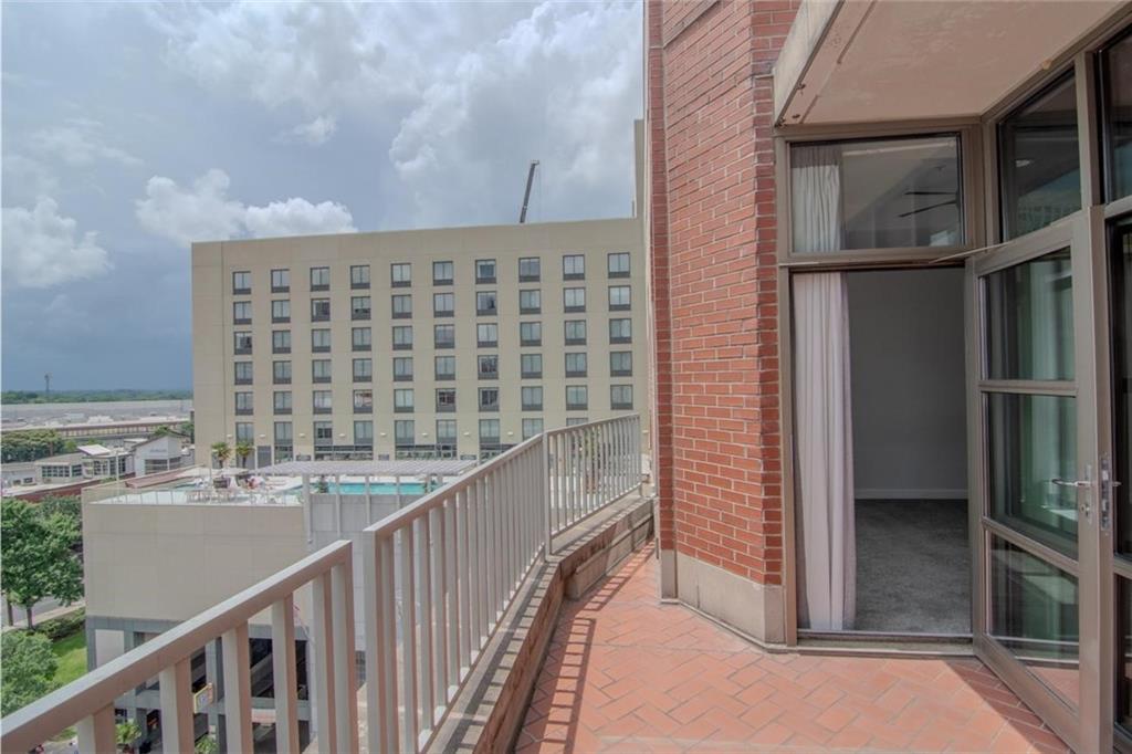 250 Park Avenue West NW 903