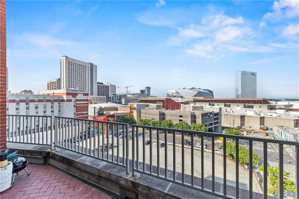 250 Park Avenue West NW 903