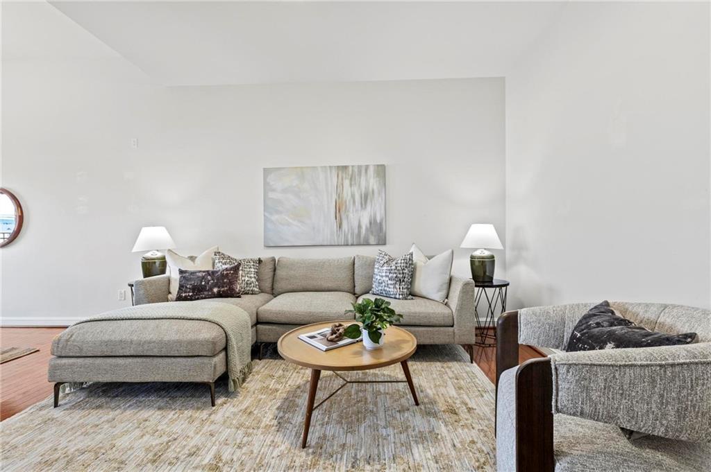 250 Park Avenue West NW 903
