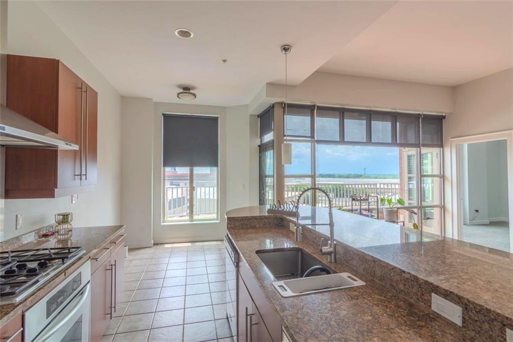 250 Park Avenue West NW 903