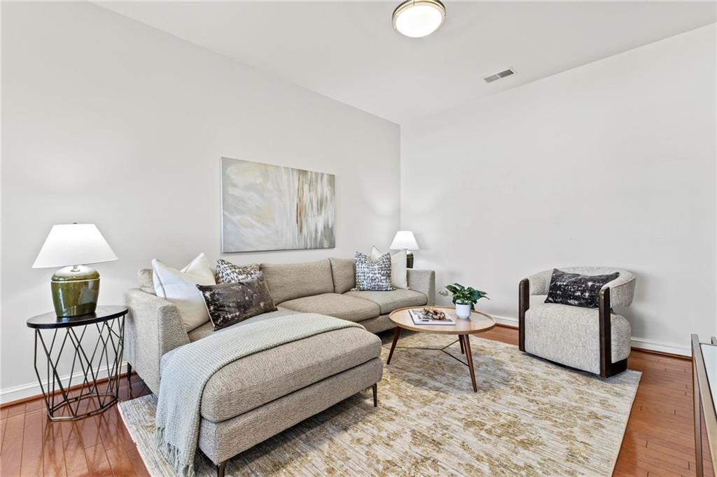 250 Park Avenue West NW 903