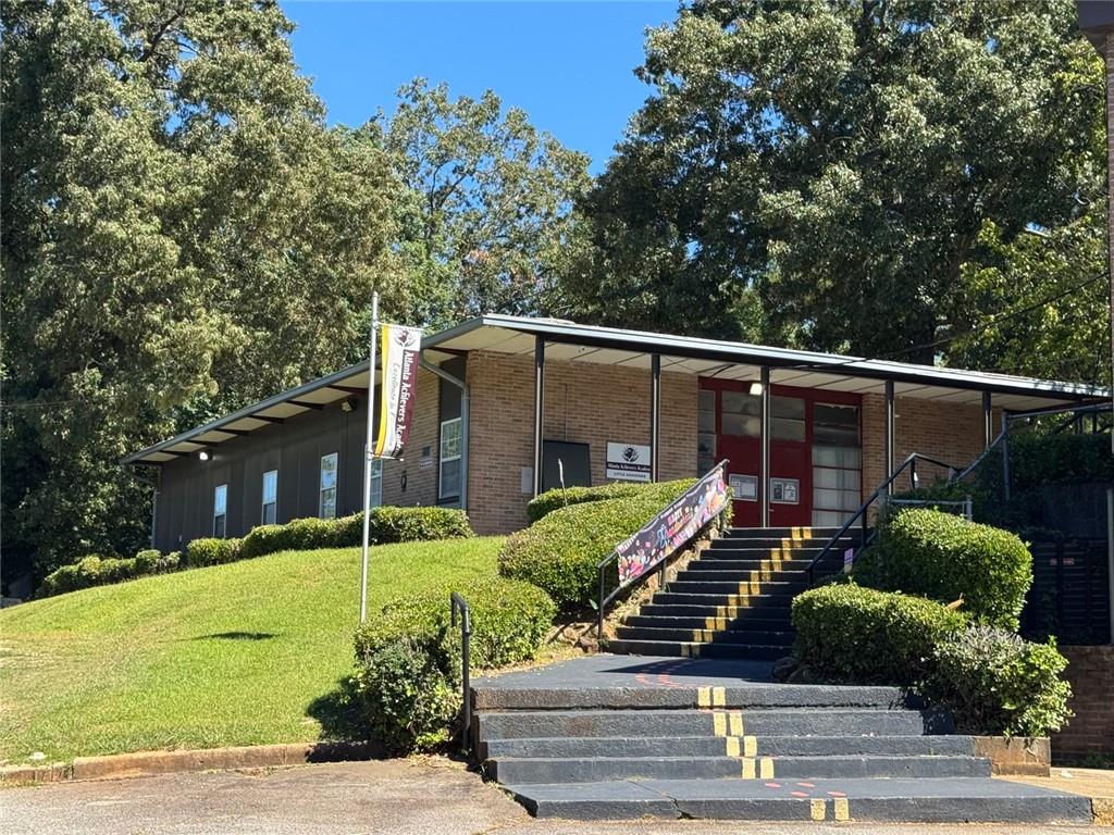 2719 Delowe Drive