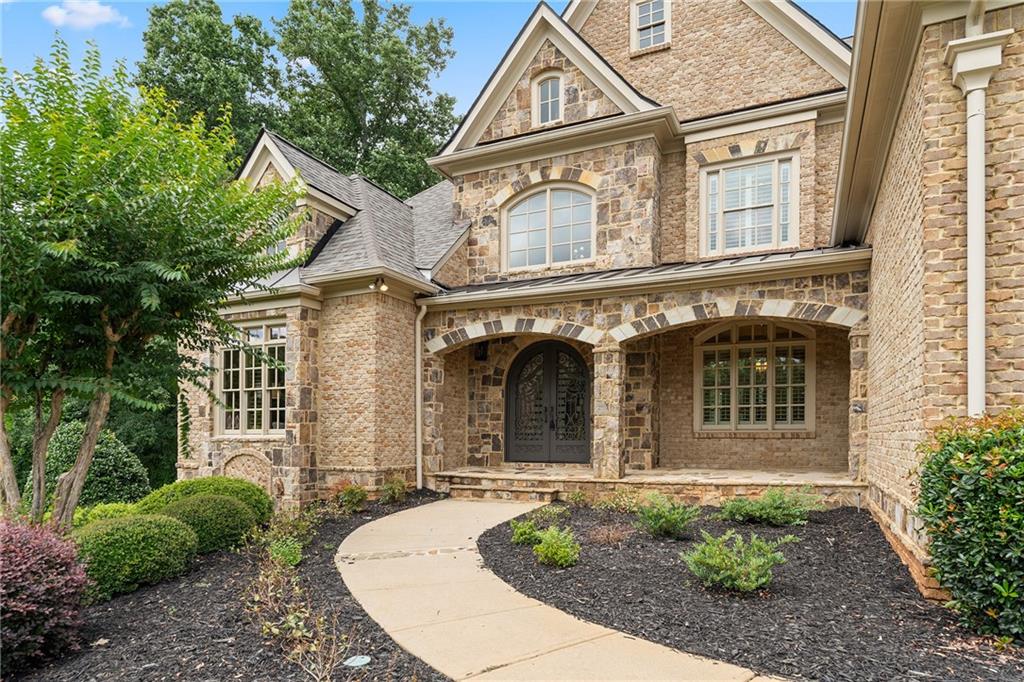 210 Manor Close