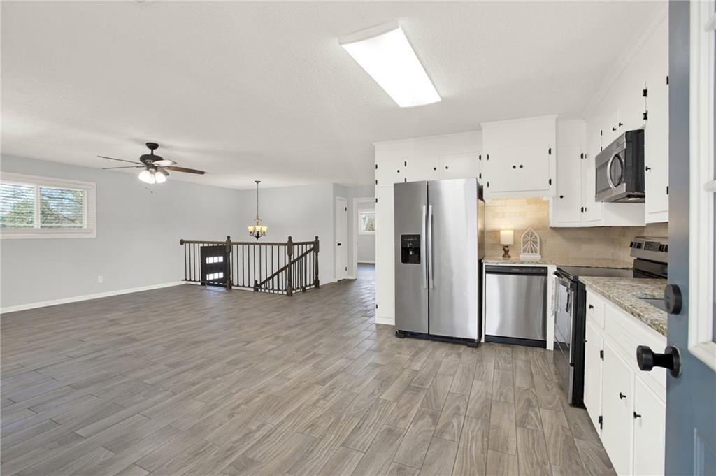 5 Greenbriar Avenue