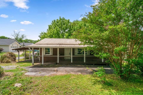 Homes For Sale - 104 Elm Street<br/> Bartow County, Adairsville, GA 30103