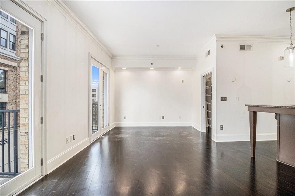 2255 Peachtree Road NE 527