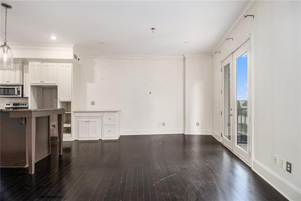 2255 Peachtree Road NE 527