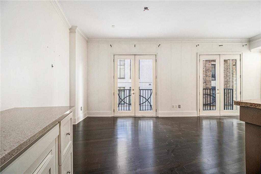 2255 Peachtree Road NE 527