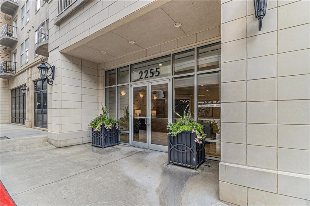 2255 Peachtree Road NE 527