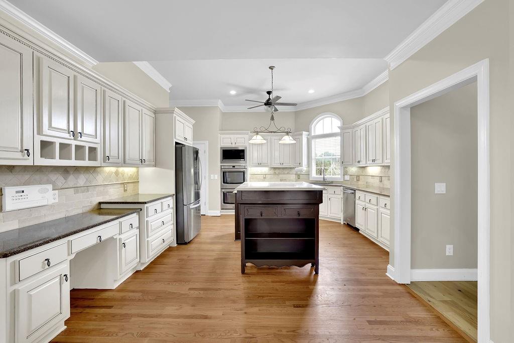 1225 Ewing Ives Drive