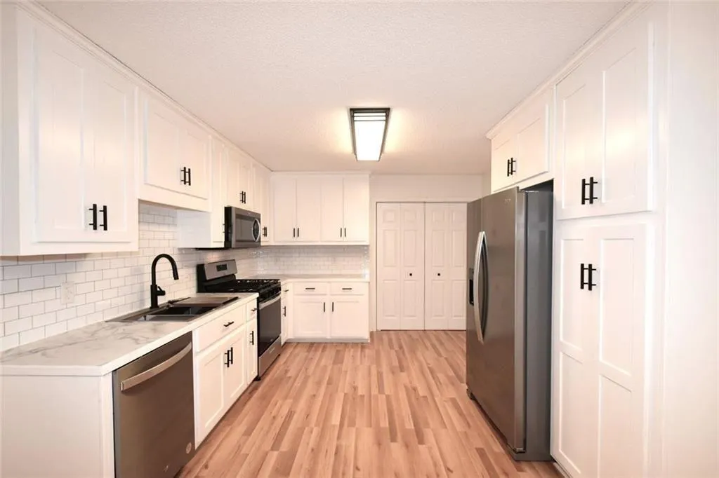 Jasper, Georgia 30143, United States, 3 Bedrooms Bedrooms, ,2 BathroomsBathrooms,Residential,Active,223044