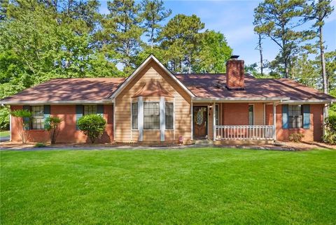 Homes For Sale - 579 Scarborough Road<br/> Ellenwood, GA 30294