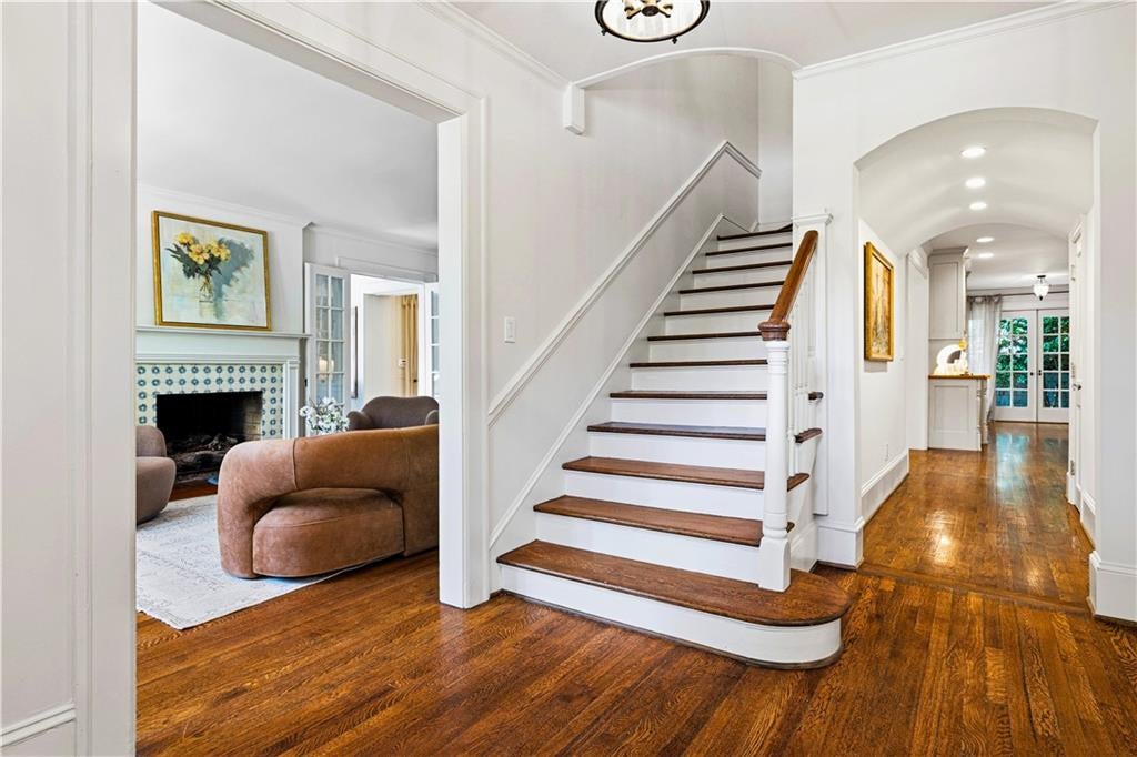 9 Palisades Road NE