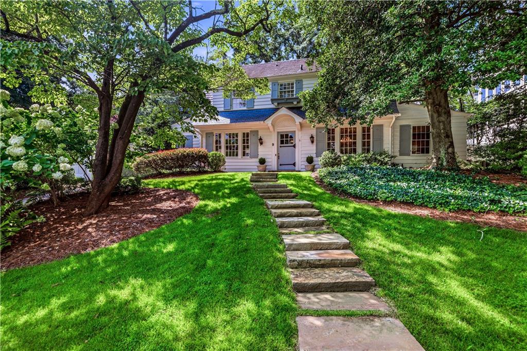 9 Palisades Road NE